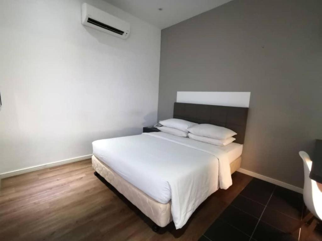 The Ardens Hotel - Austin Johor Bahru Esterno foto